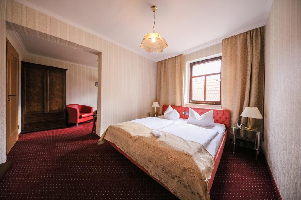 Hotel Zur Traube Freyburg Kültér fotó